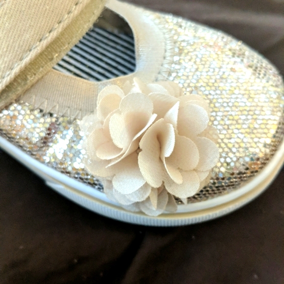 Wonder Nation Little Girl Gold Sequin Shoes - Picture 7 of 8